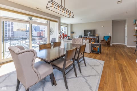 Dining room at 333 Massachusetts Avenue, Indianapolis, IN