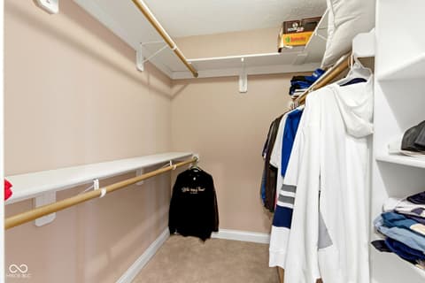 Walk In Closets — 5773 Station Hill Drive, Avon, IN