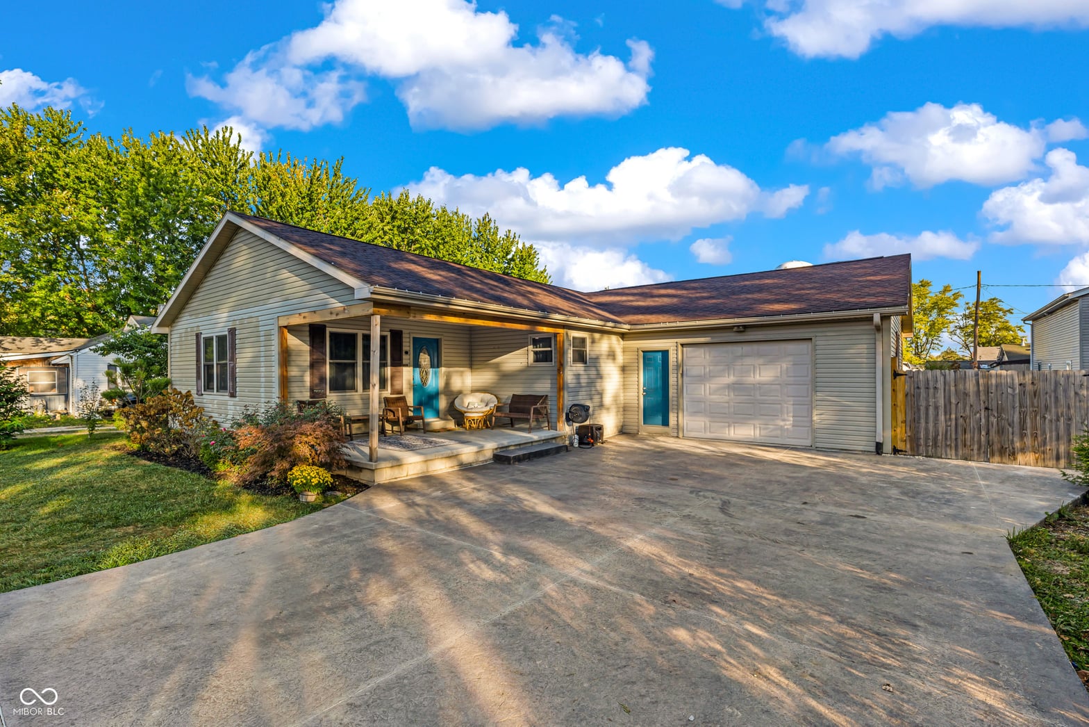 Front exterior at 13908 W Daleville Road, Daleville, IN