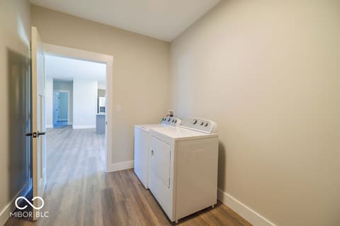 Laundry room at 106 Pin Oak Road, Spencer, IN