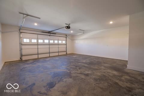 Garage at 106 Pin Oak Road, Spencer, IN