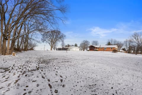 Photo of 11775 E State Road 7, Elizabethtown, IN