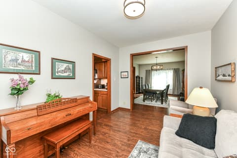 Living room at 913 Timber Creek Drive, Indianapolis, IN