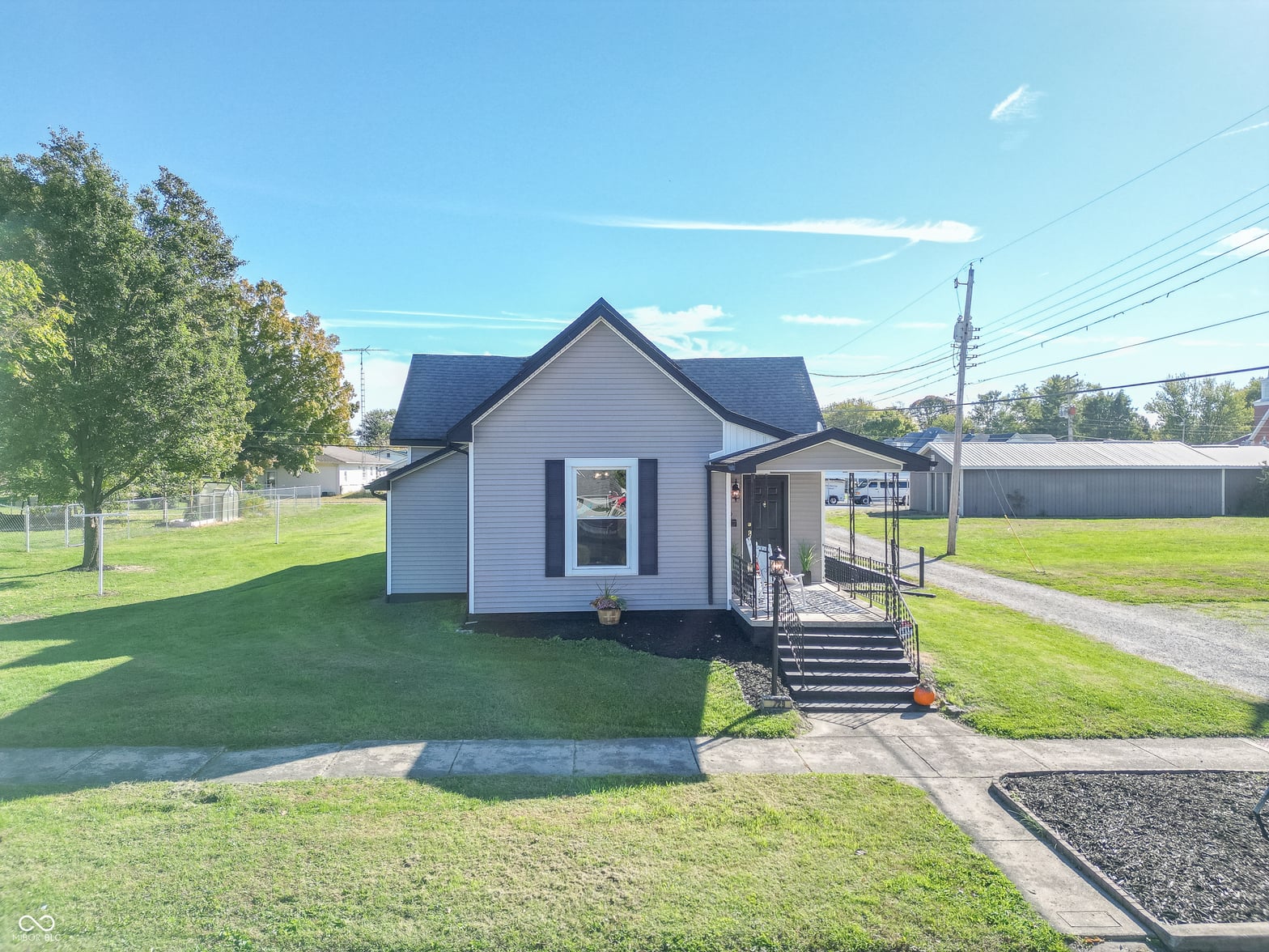 Photo of 729 Harrison Street, Hope, IN
