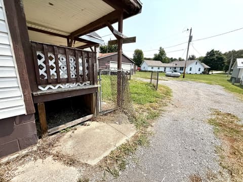Outdoor living area at 206 E Adams Street, Darlington, IN