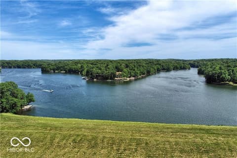 Photo of 8048 S Indian Ridge Drive, Trafalgar, IN