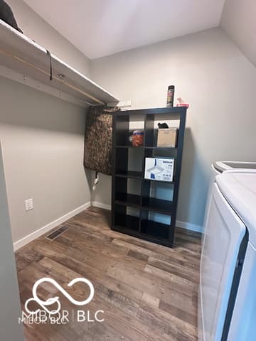Walk In Closets — 226 E Central Avenue, Greensburg, IN