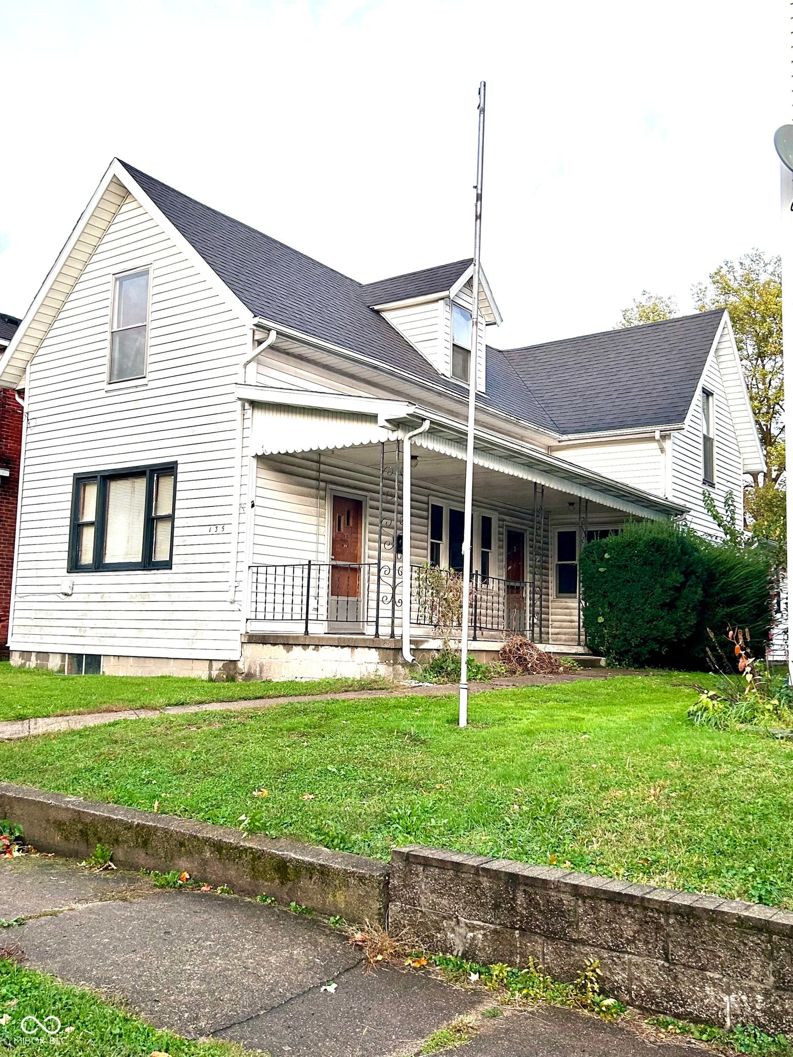 Photo of 135 S Jefferson Street, Knightstown, IN