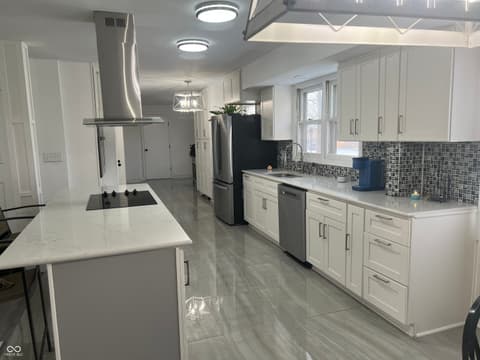 Photo of 8404 Oaklandon Road, Indianapolis, IN