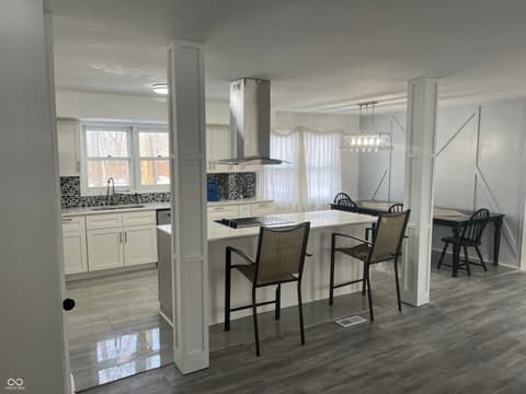 Photo of 8404 Oaklandon Road, Indianapolis, IN