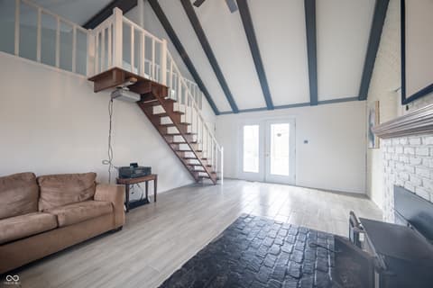 Photo of 8404 Oaklandon Road, Indianapolis, IN