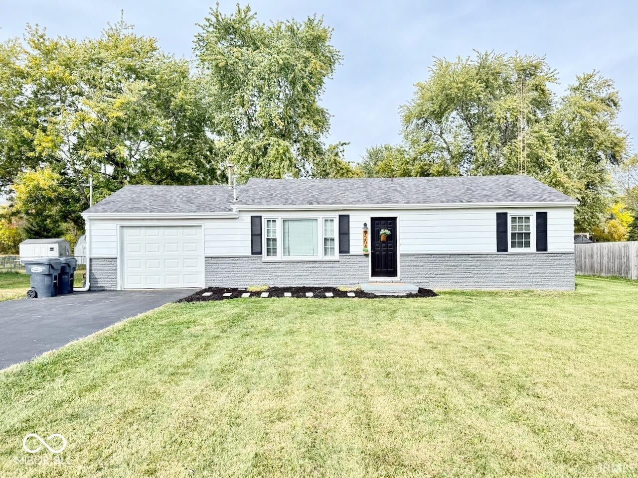 Front exterior at 9204 E Miller Street S, Selma, IN