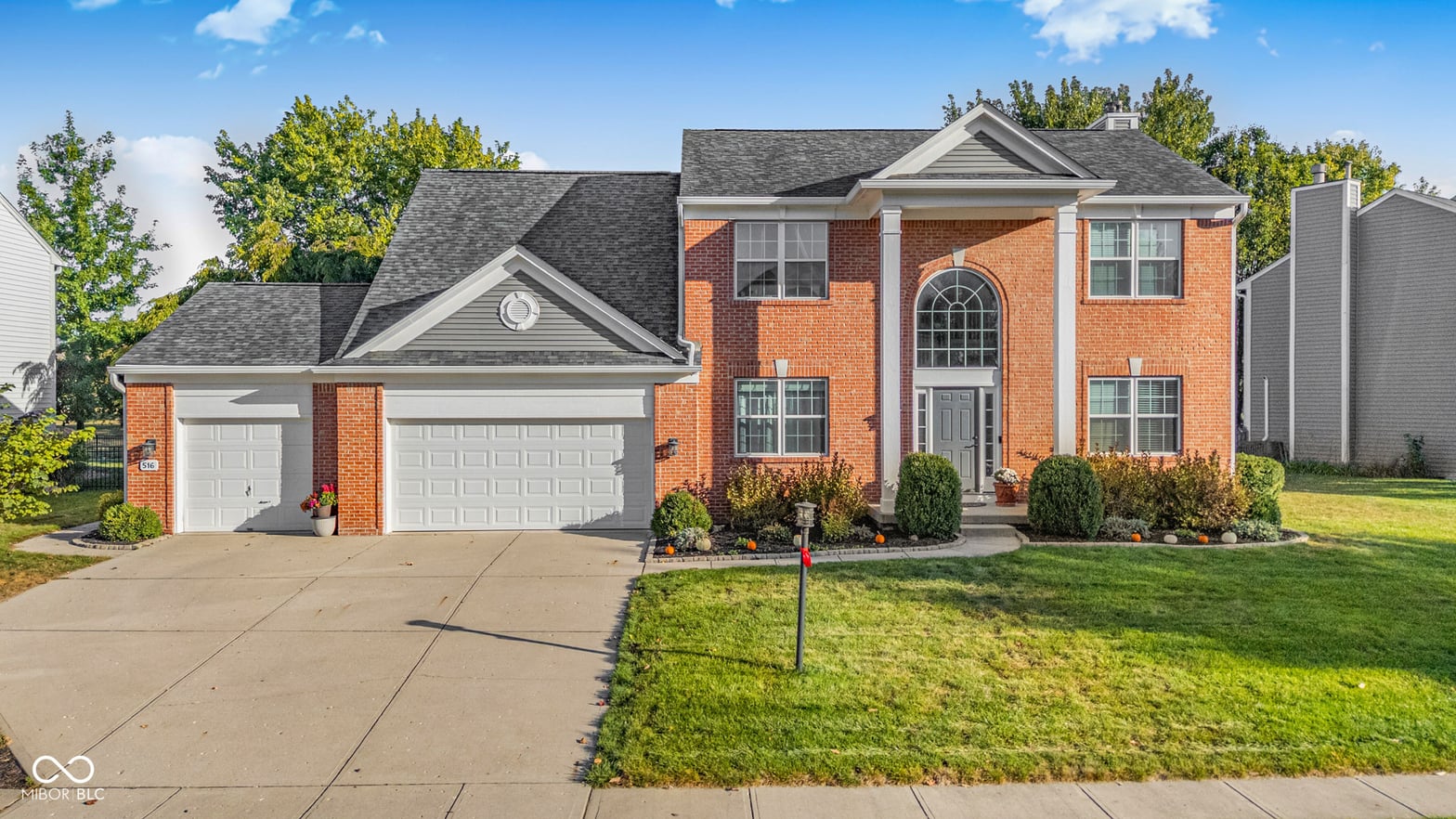 Front exterior at 516 Viburnum Run, Westfield, IN