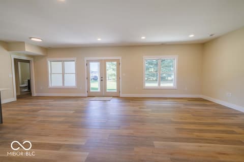Living room at 534 E Dogwood Court, Spencer, IN