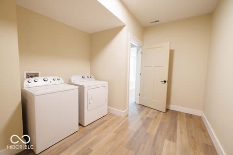 Laundry room at 534 E Dogwood Court, Spencer, IN