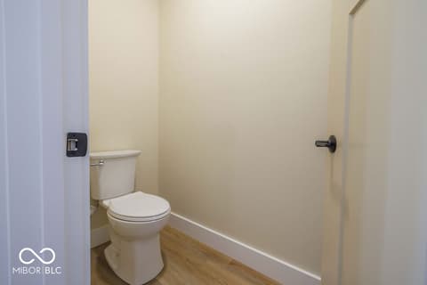Primary bathroom at 534 E Dogwood Court, Spencer, IN