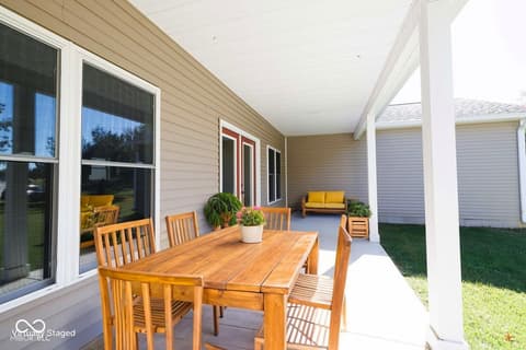 Outdoor living area at 534 E Dogwood Court, Spencer, IN