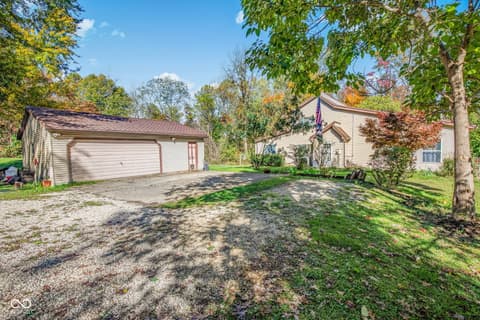 741 N County Line Road E