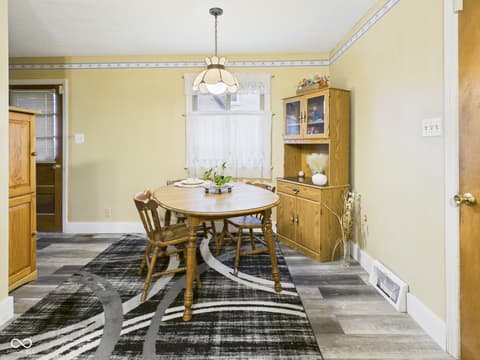 Photo of 307 N Winthrop Road, Muncie, IN