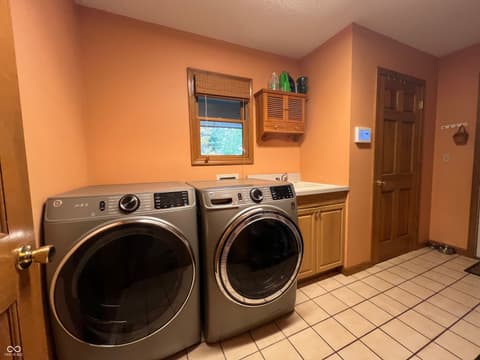 Photo of 226 Lakeshore Drive, Batesville, IN