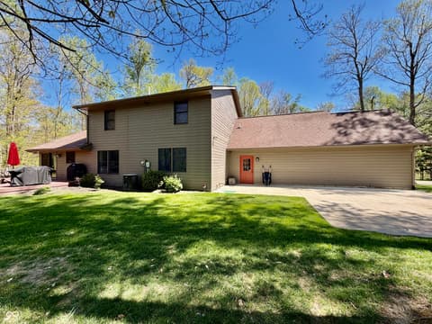 Photo of 226 Lakeshore Drive, Batesville, IN