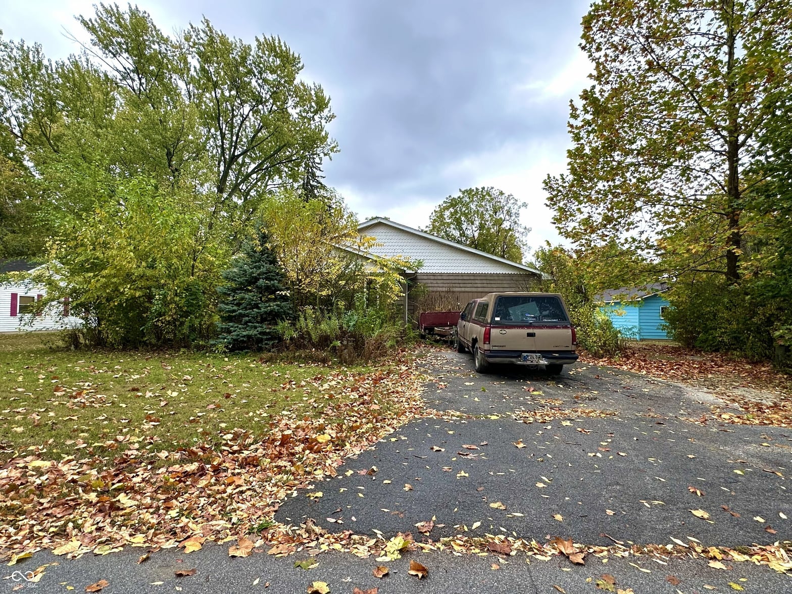 Side exterior at 3156 Oswego Avenue, Fort Wayne, IN