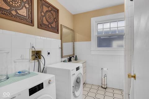 Photo of 406 E 51st Street, Indianapolis, IN
