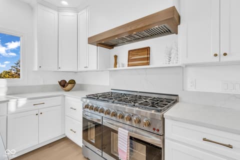 Kitchen at 11967 Windpointe Pass, Carmel, IN