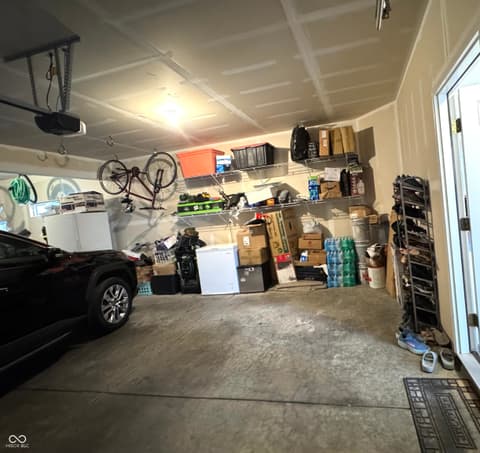 Garage at 7235 Wilshire Way, Avon, IN