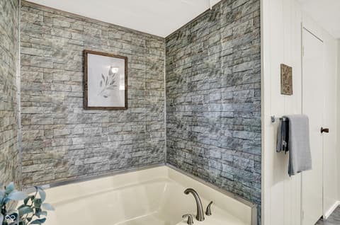 Primary bathroom at 3820 W Us Highway 40, Greenfield, IN