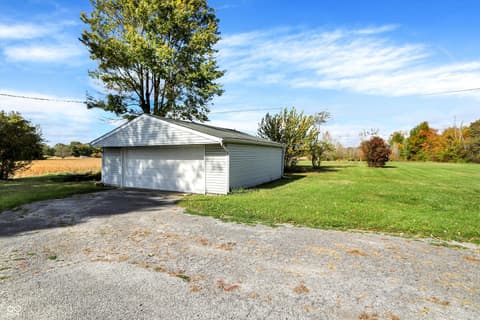 Garage at 3820 W Us Highway 40, Greenfield, IN