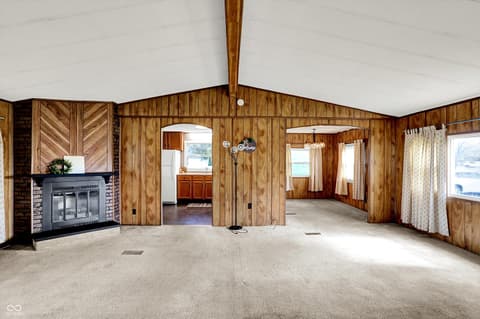 Family room at 3820 W Us Highway 40, Greenfield, IN