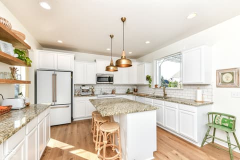 Photo of 11046 Chapel Park Drive N, Noblesville, IN