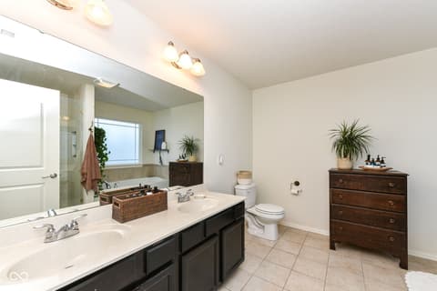 Photo of 11046 Chapel Park Drive N, Noblesville, IN