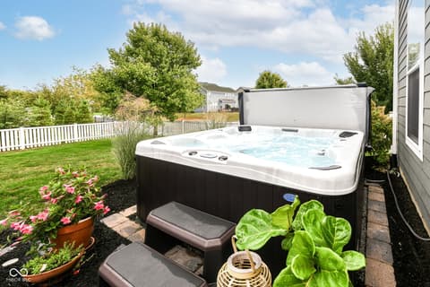Photo of 11046 Chapel Park Drive N, Noblesville, IN
