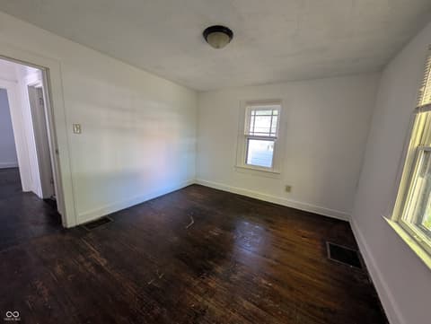 Photo of 925 N Chester Avenue, Indianapolis, IN