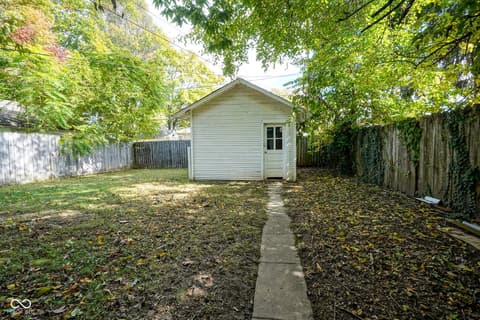 Photo of 925 N Chester Avenue, Indianapolis, IN