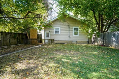 Photo of 925 N Chester Avenue, Indianapolis, IN
