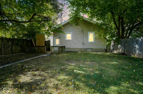 Photo of 925 N Chester Avenue, Indianapolis, IN