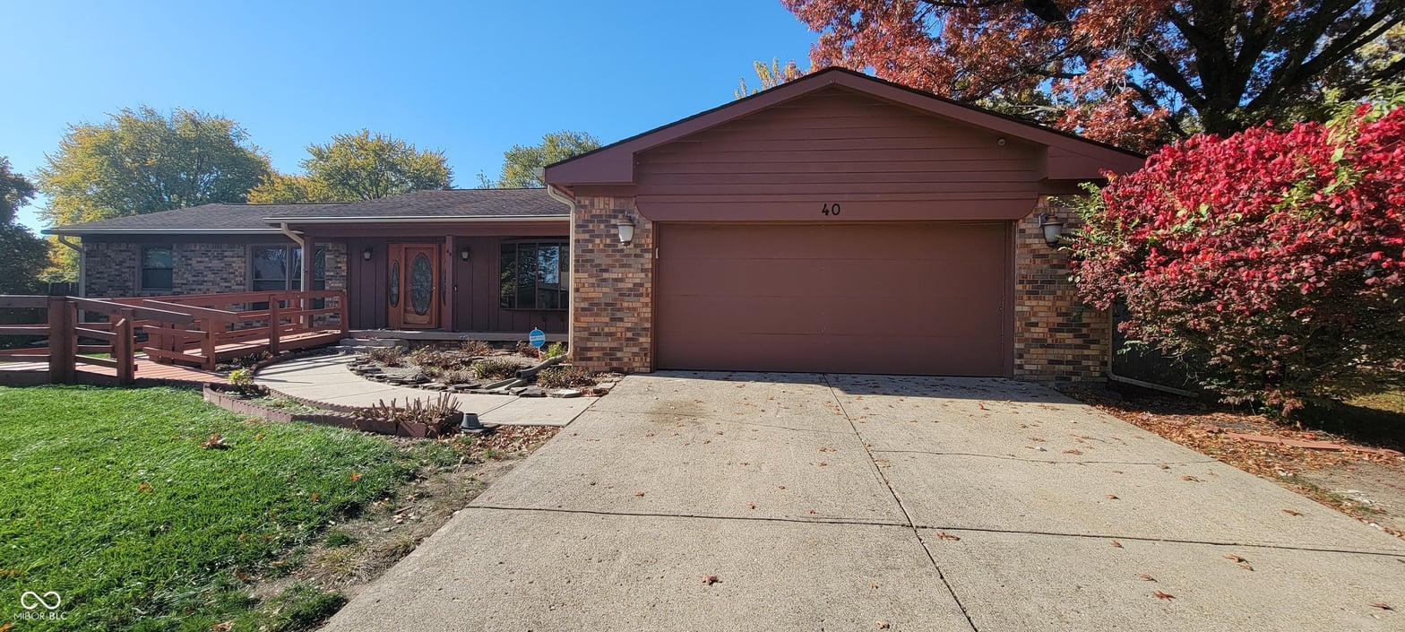 Front exterior at 40 S Restin Road, Greenwood, IN