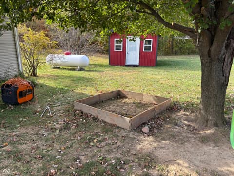 Yard at 7710 E 720 S, Carbon, IN