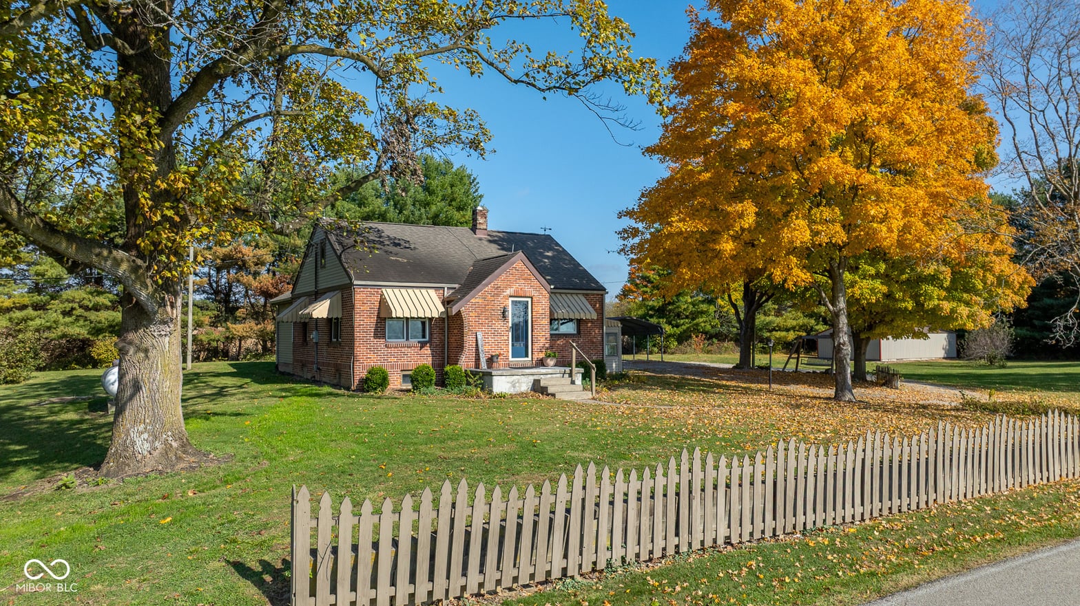 Side exterior at 1898 E 1000 N, Morristown, IN