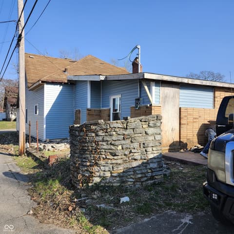 Side exterior at 321 S Madison Avenue, Anderson, IN