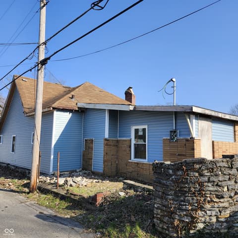Side exterior at 321 S Madison Avenue, Anderson, IN
