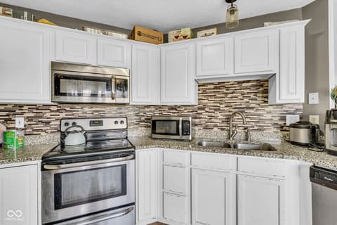 Photo of 8626 Golden Falls Circle, Avon, IN