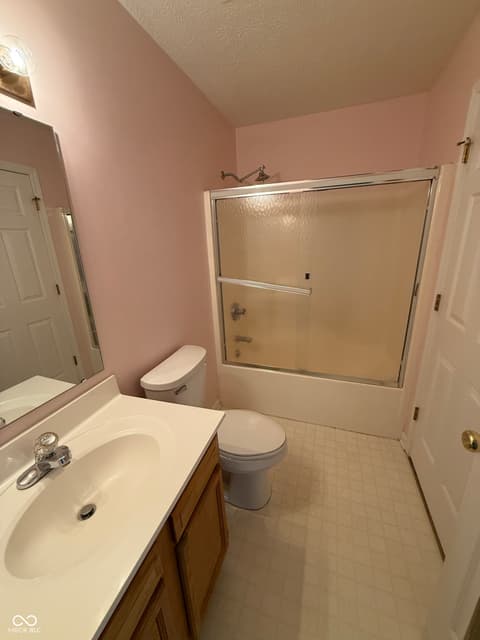 Primary bathroom at 908 Sorrell Court, Lebanon, IN