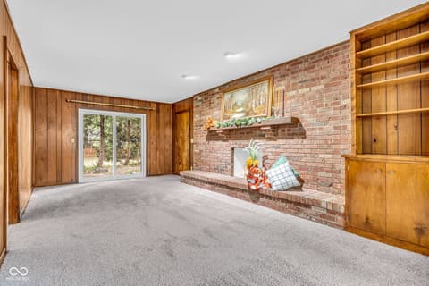 Photo of 1897 E Crystal Creek Drive, Terre Haute, IN