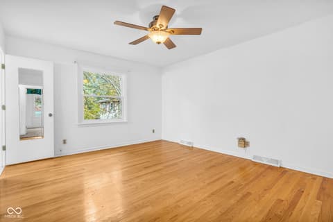 Photo of 1897 E Crystal Creek Drive, Terre Haute, IN
