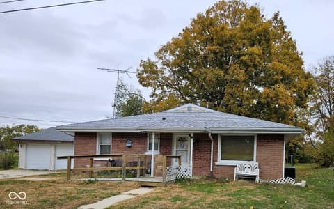 306 W Clyde Street