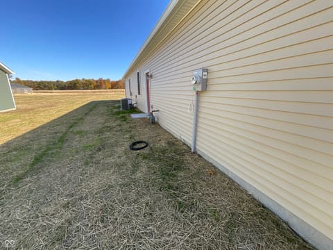 Side exterior at 712 White Oak Road, Spencer, IN